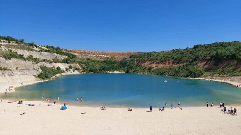 Bešenovačko-jezero