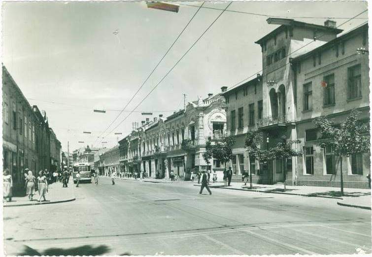 Bioskop Central Zemun, Glavna ulica