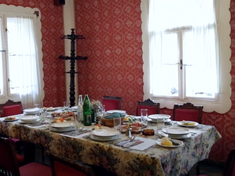Salaši nude domaću hranu, prenoćište i suvenire, pružajući autentičan doživljaj života u Sremu.