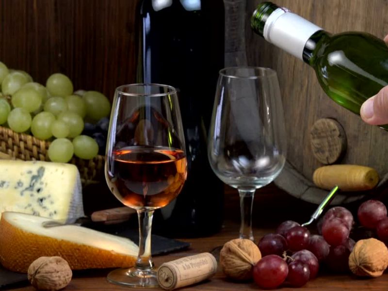 Srem oduševljava vinima, domaćinstvima i autentičnom hranom, naročito kroz vinarije Fruške gore.